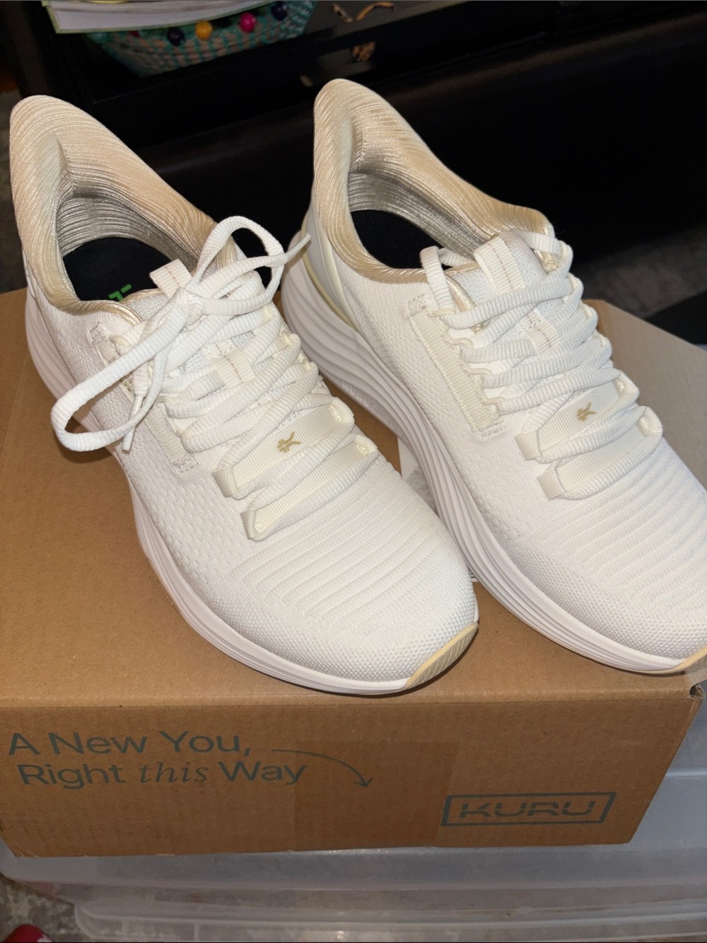 NEW IN BOX…KURU Atom 2 white and cream Sneakers